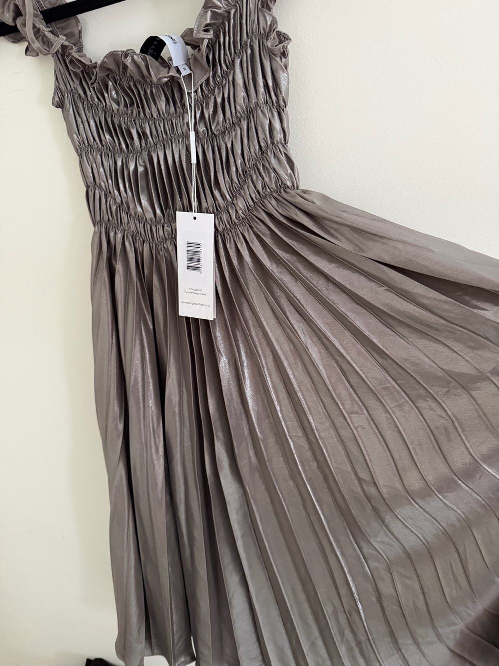 NWT Georgia Hardinge Siren Dress Size 14
Metallic - Picture 4 of 10